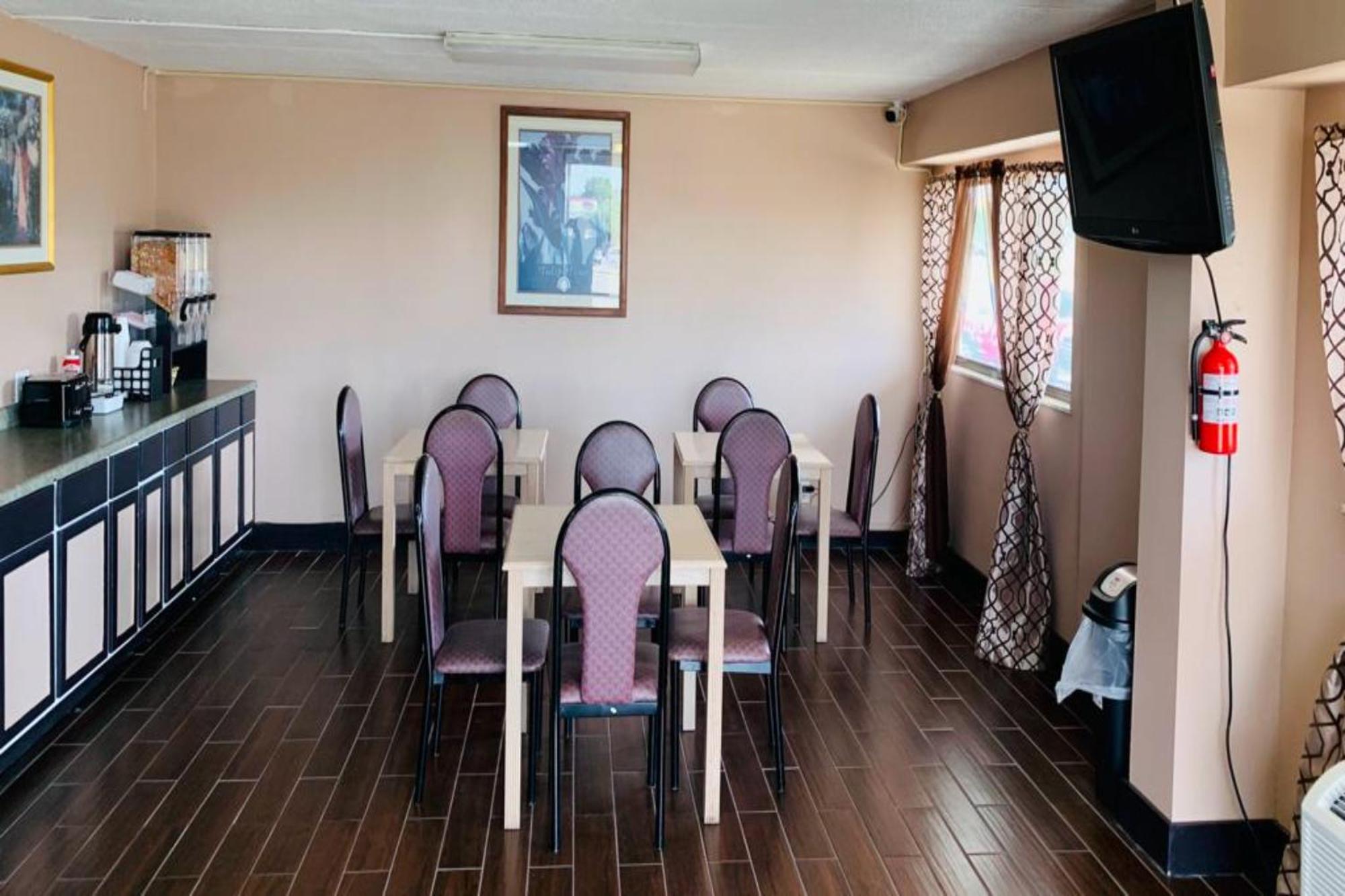 Economy Inn Of Holland Kültér fotó