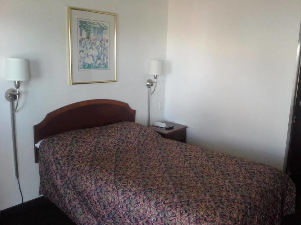 Economy Inn Of Holland Kültér fotó